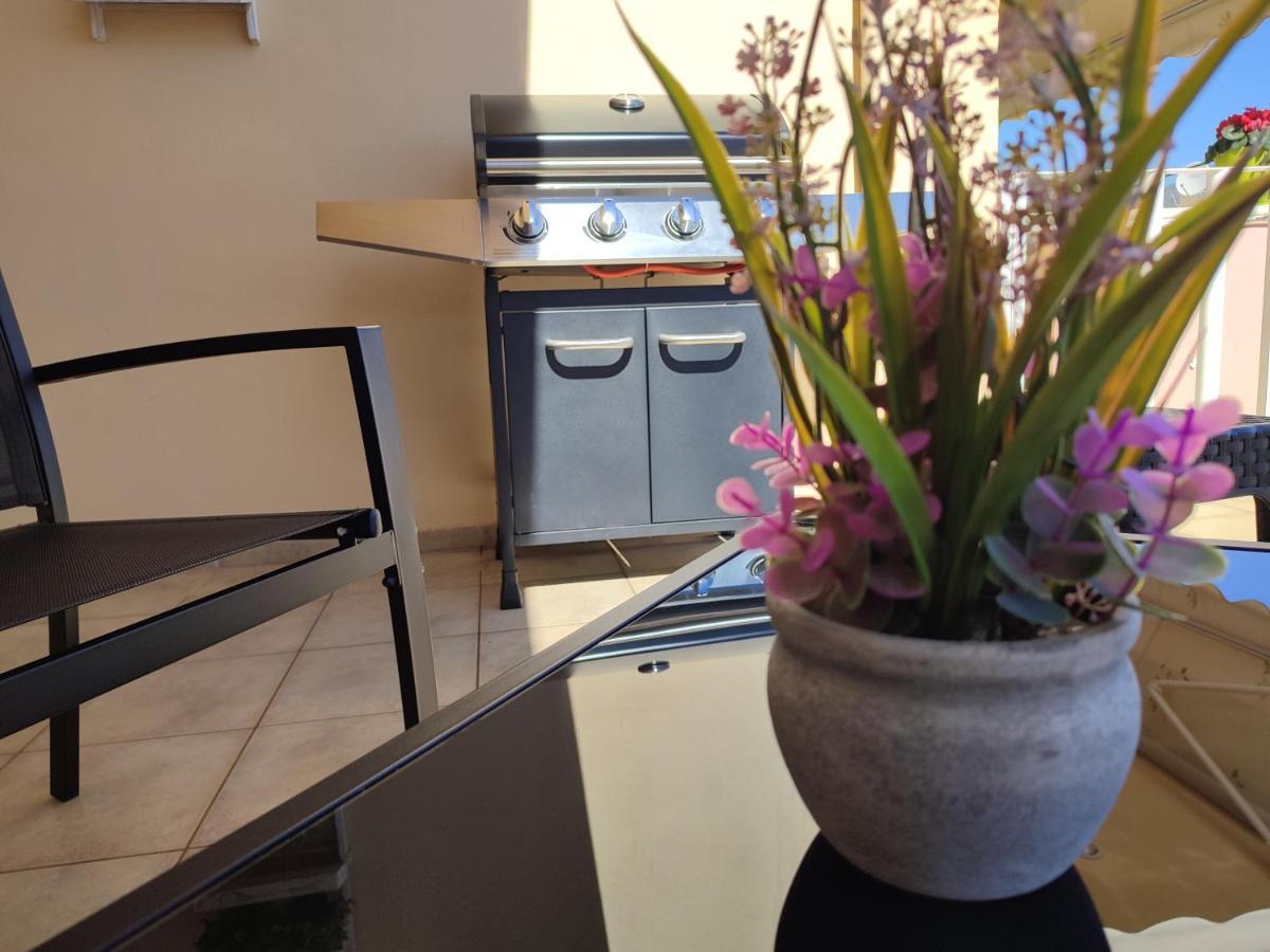Nenas House Apartment Nea Iraklitsa ภายนอก รูปภาพ